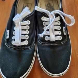 Vans Authentic Classic Black Canvas Skate Shoes Women's Size 7 Men's Size 5.5